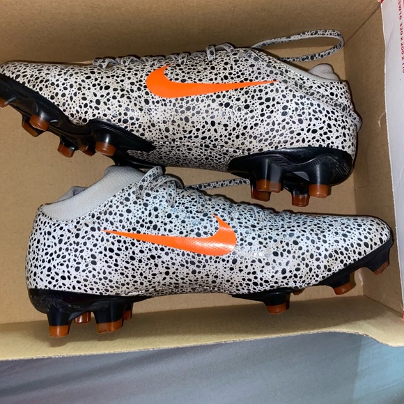 cr7 safari cleats